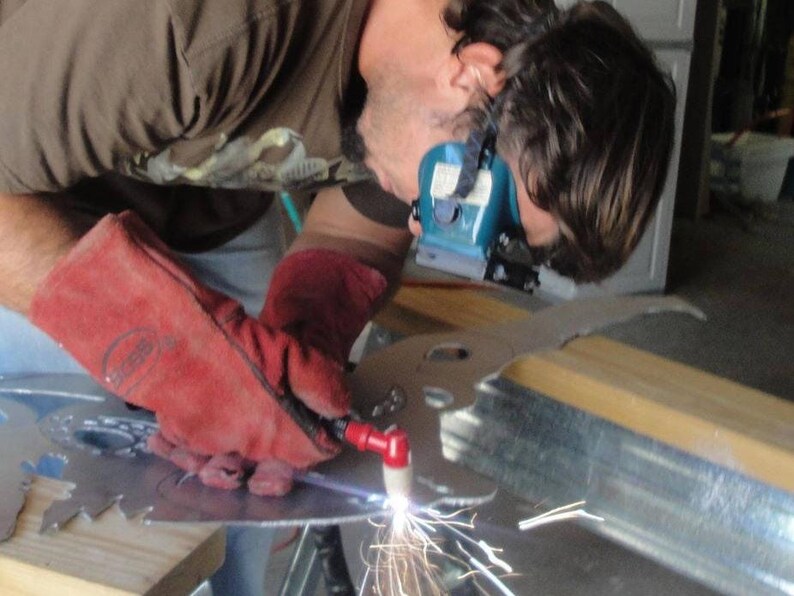Arte mural rústico de metal con motivos de las montañas de Arizona – Decoración para cabaña en el desierto imagen 7