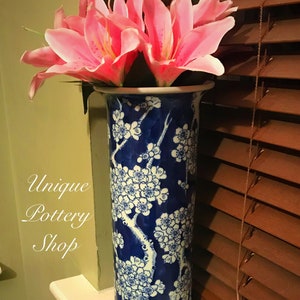 An outstanding Chinese prunus vase