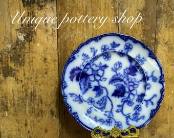 Una atractiva placa de gabinete azul de flujo c 19 de Wedgwood