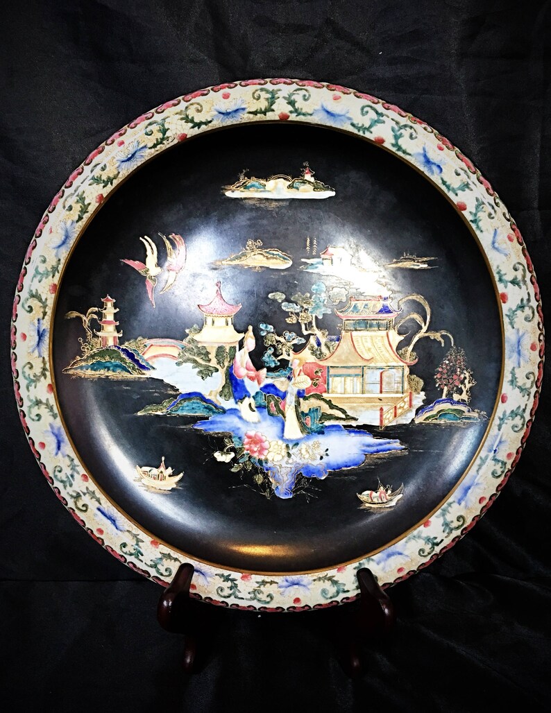 floating bowl in English Carltonware chinoiserie \u201cmakado\u201d black, A fantastic