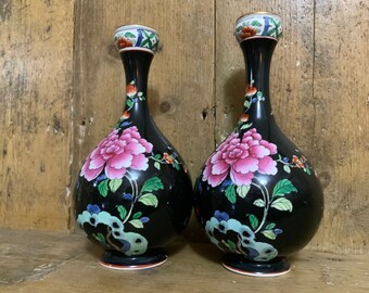 美しいイギリスのアンティークのニンニク型の花瓶のペア - Etsy 日本