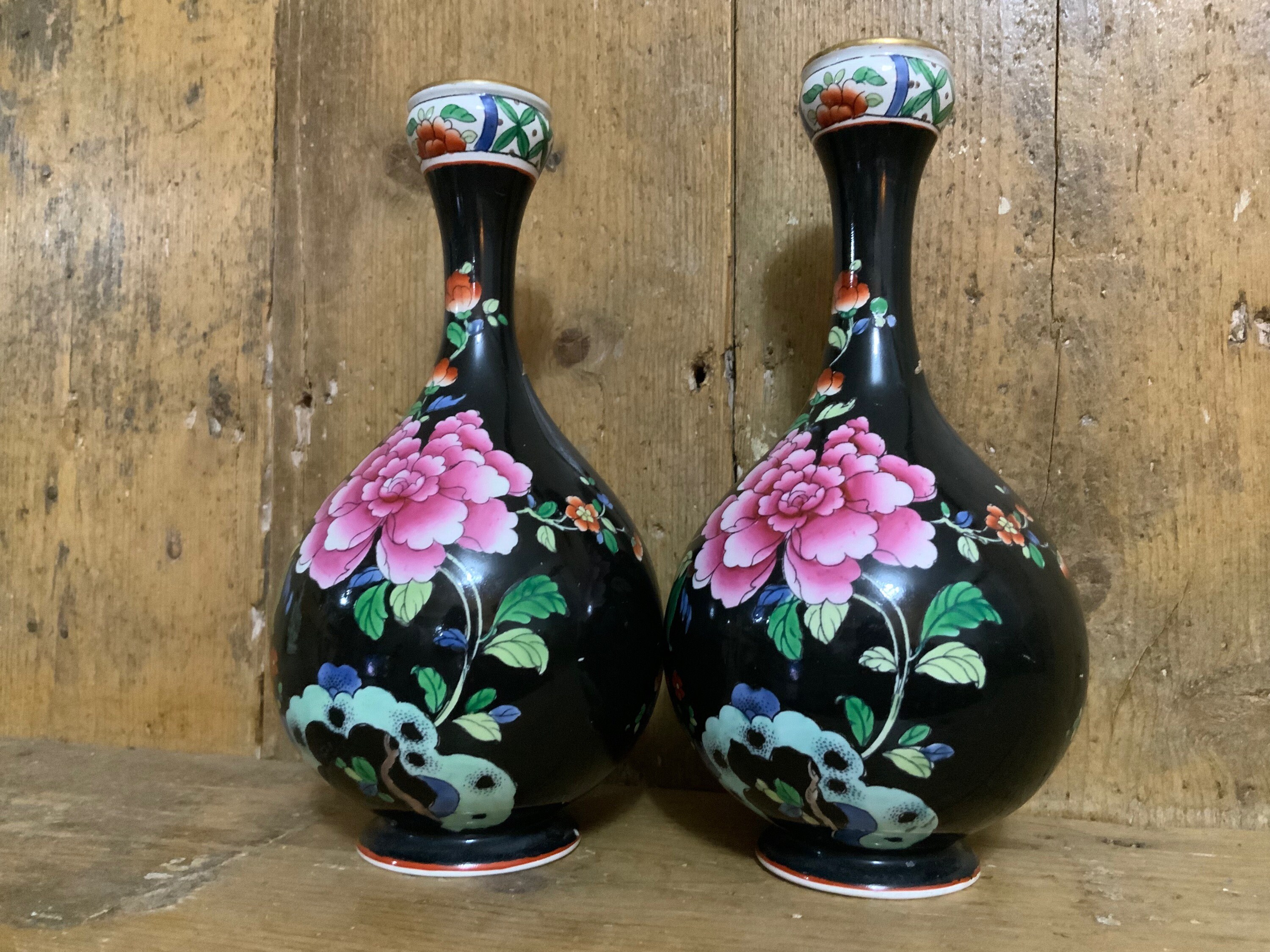 美しいイギリスのアンティークのニンニク型の花瓶のペア - Etsy 日本
