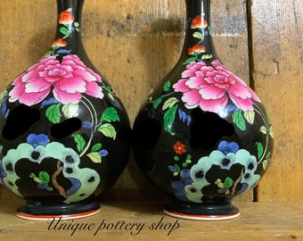 美しいイギリスのアンティークのニンニク型の花瓶のペア - Etsy 日本