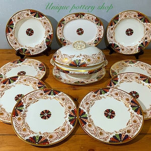 An English antique Part dinner service