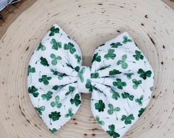 St. Patrick's day Bow, Baby bow, Big clip Bow, Irish Bow, St Patricks day print Headwrap, bow on nylon, shamrock bow