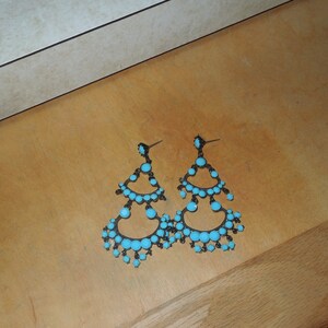 Vintage Opaque Faceted Turquoise Glass Bead Boho Chic Dangle Earrings Pierced