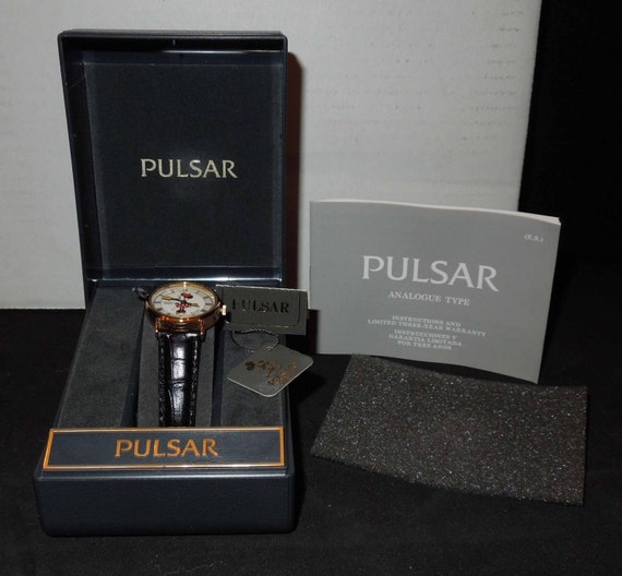 Vintage NIB Disney Pulsar PPG768S Mineral Quartz Minnie  display picture 2