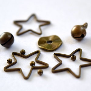 Accessory Kit for &quot;Stars and Bars&quot; (now Betsy Ross Flag) from Punch Needle & Primitive Stitcher Magazine