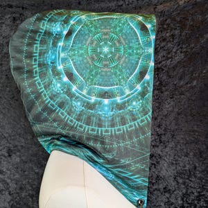 Fractal blacklight reactive Festival Rave Hood with chain, teal green gear