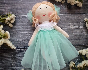 Petite fille aux cheveux blonds, cheveux blonds, 20 cm (8 po.) avec robe vert menthe, petite princesse, poupée ballerine, petite poupée personnalisée