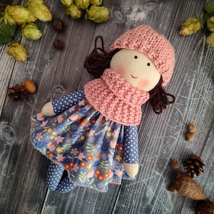 Personalisierte Stoffpuppe Baby erste Puppe Stoffpuppe für Kinder Erster Geburtstag Geschenk Puppe für ein Jahr Weichpuppe mit Kleidung