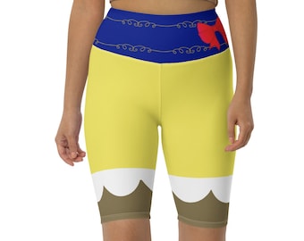 Könnte beinhalten: Eine gelbe, blaue, weiße und braune High-Waist-Sport-Shorts mit roter Schleife. Die Shorts haben einen gewellten Saum.