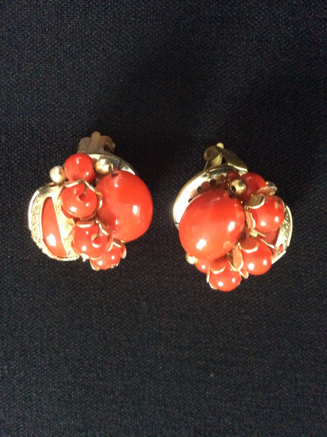 Vintage Hong Kong Earrings Red Beadadorned With Goldtone Etsy