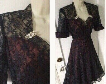 Blue 1940’s Vintage Belted Lace Dress - Dark Navy-Blue Short Sleeve Lace/Silk 1940’s Vintage Fit-and-Flare Belted Midi Dress