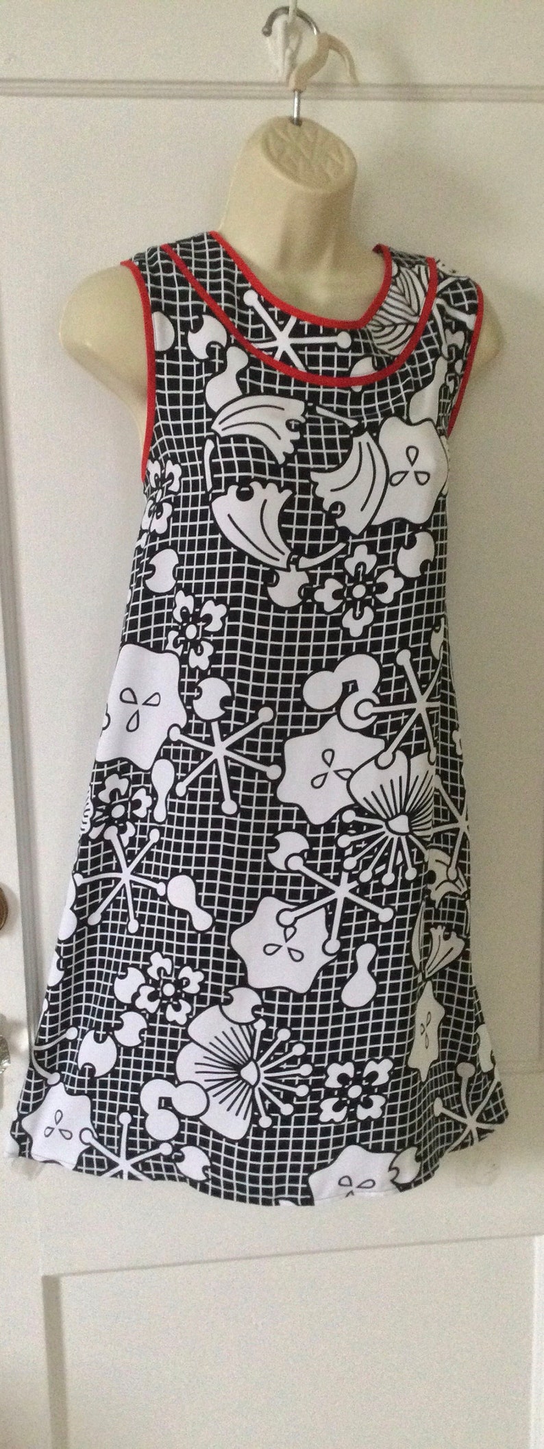 New KENZO Black White Floral Dress NWT Black/White Red Piping Floral Print A-Line KENZO Dress Size 42 image 6