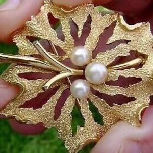 Trifari - Goldtone/Faux-Pearl 1950’s Vintage Leaf Flower Brooch Pin by TRIFARI with Crown