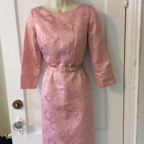 Pink Vintage Belted shops Brocade Dress - Pink/Gold Floral-Embossed Brocade 1960’s Vintage Belted Shift Dress Size 4 - Made in the USA