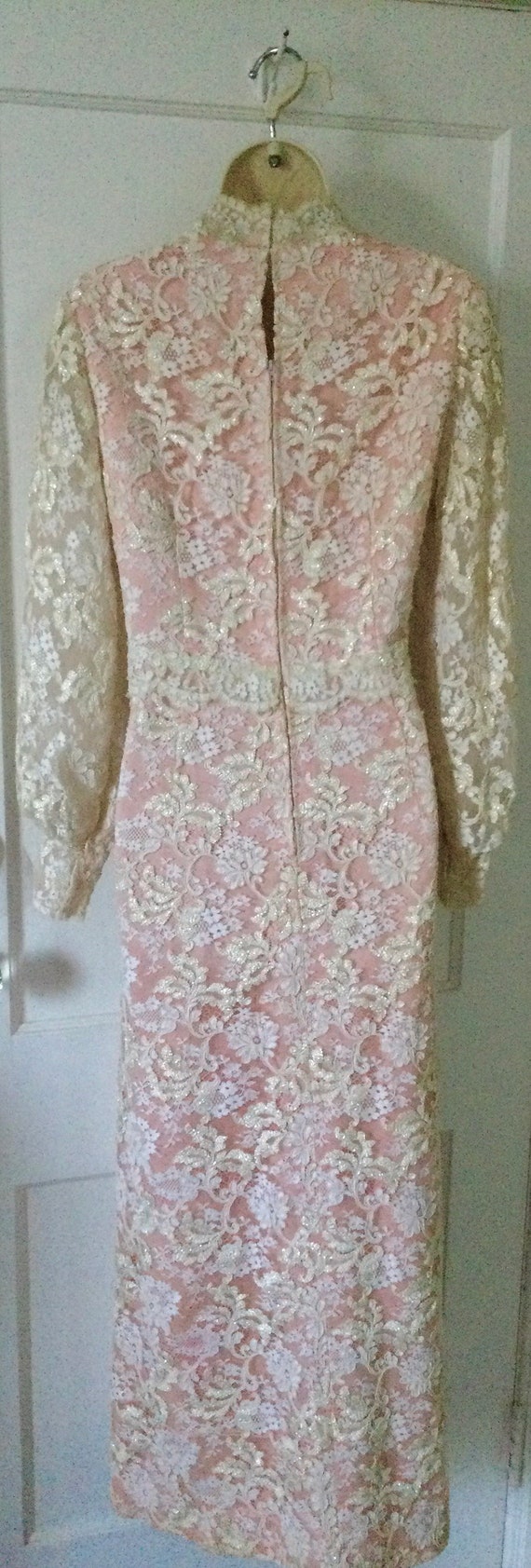 Pink/Ivory Vintage Lace (Wedding) Dress - Pink/Iv… - image 9