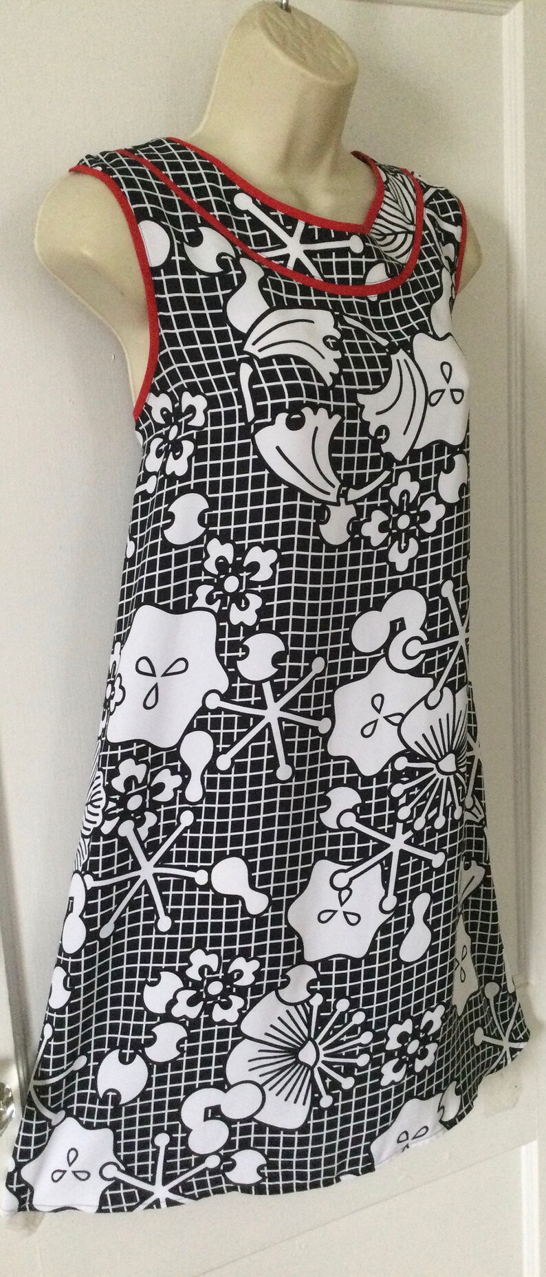 New KENZO Black White Floral Dress NWT Black/White Red Piping Floral Print A-Line KENZO Dress Size 42 image 4