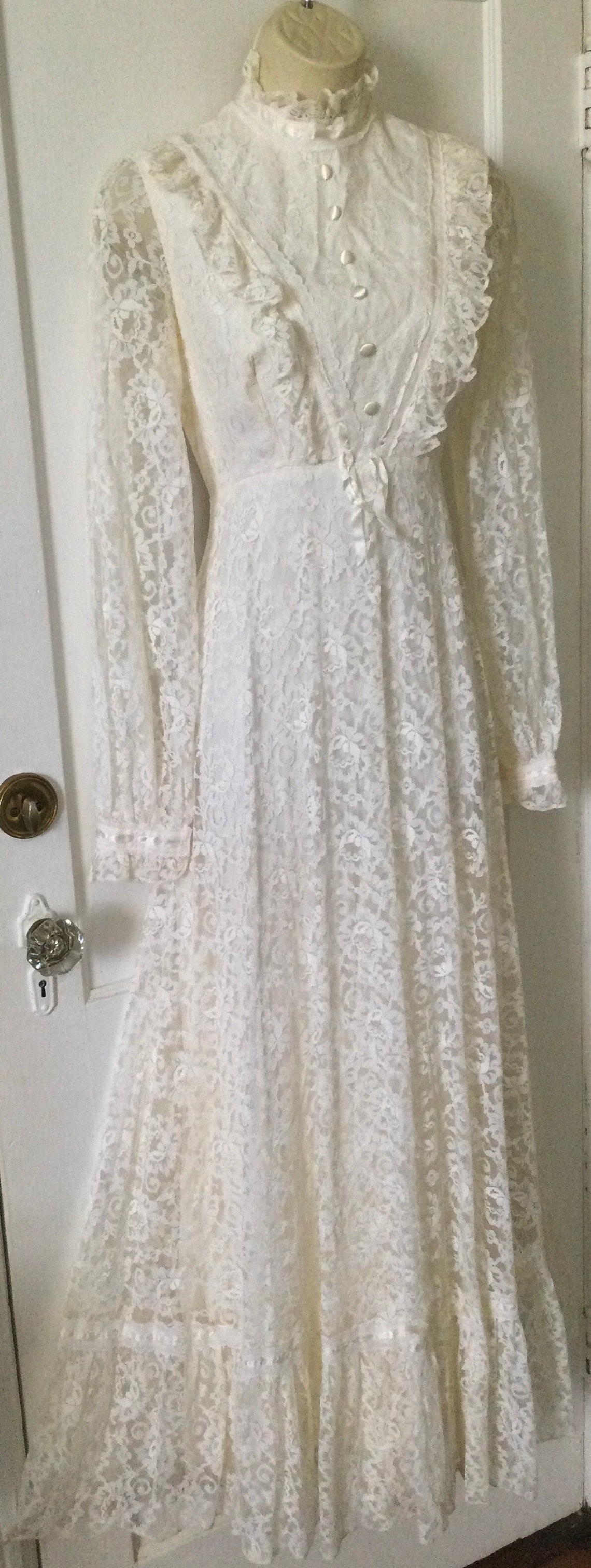 Ivory Ruffled Vintage Wedding Dress Ivory Colored Antique Lace ...