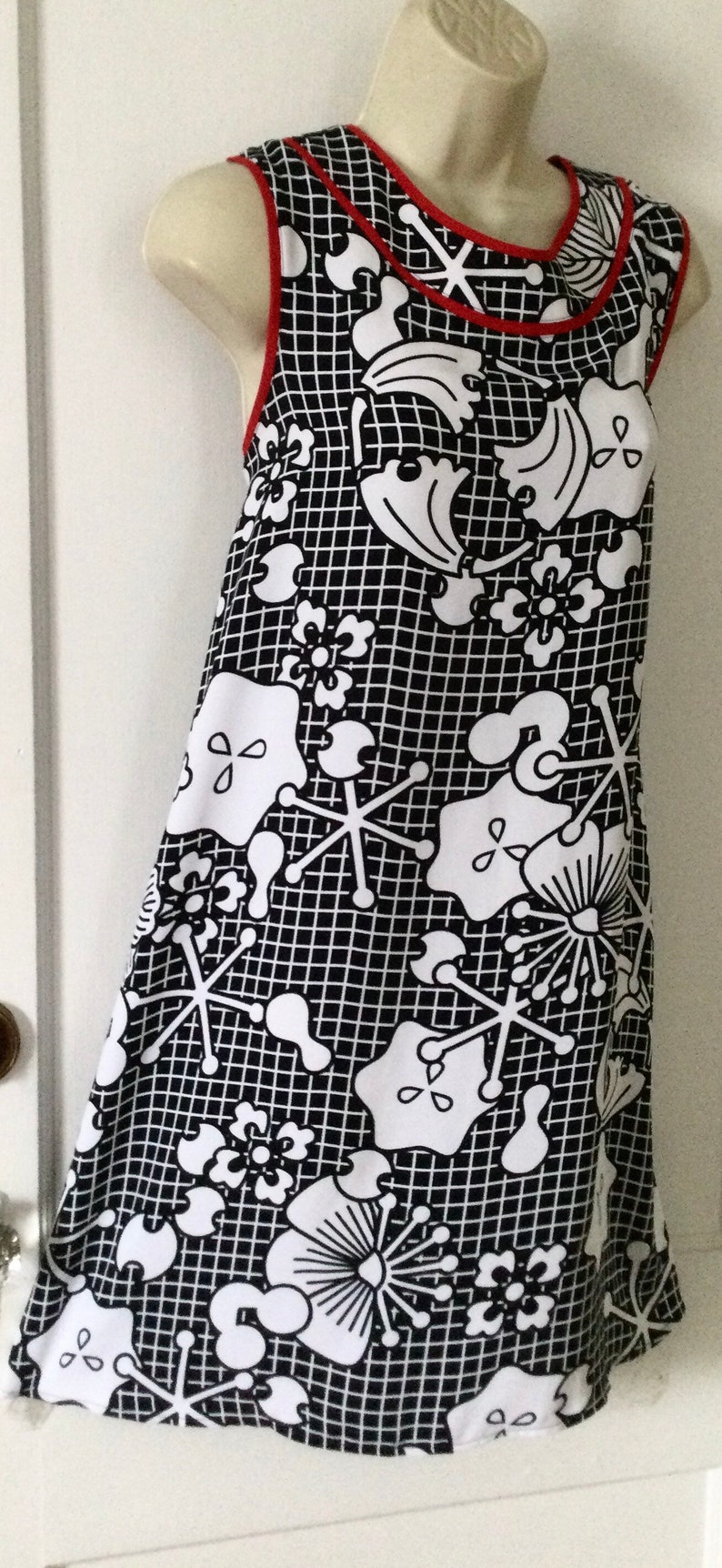 New KENZO Black White Floral Dress NWT Black/White Red Piping Floral Print A-Line KENZO Dress Size 42 image 9