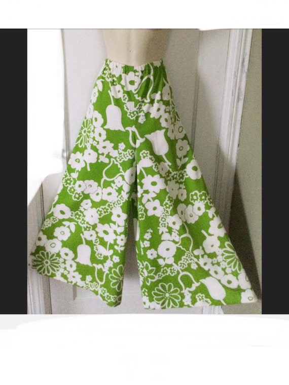 Green/White Floral Cotton 1970’s Vintage Wide-Leg… - image 1