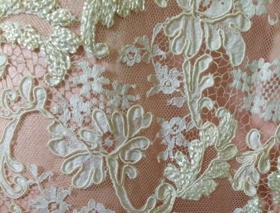 Pink/Ivory Vintage Lace (Wedding) Dress - Pink/Iv… - image 4