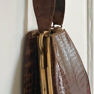 Vintage 1950s Croc Leather Bag - UNIKEL'S Brass Frame Single Strap Handbag bild 3