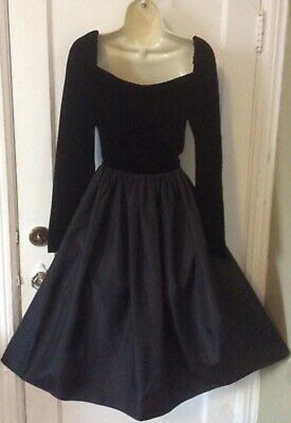 Bill Blass Vintage Dress - Black Velvet/Taffeta L… - image 4