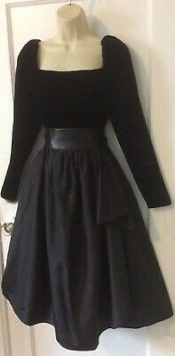 Bill Blass Vintage Dress - Black Velvet/Taffeta L… - image 2