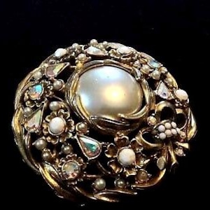 Oscar De La Renta Brooch - OSCAR De La RENTA Inlayed Faux-Pearl Crystals/Rhinestone/Cabochon 1980’s Vintage Brooch