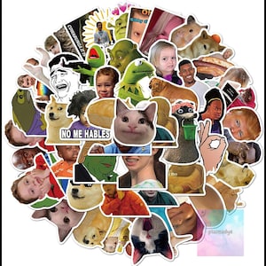 Puede incluir: Una colección de pegatinas coloridas con memes e imágenes populares de Internet. Las pegatinas incluyen imágenes de animales, personas y texto. Algunas de las pegatinas presentan memes populares como "Doge", "Success Kid" y "Bad Luck Brian".