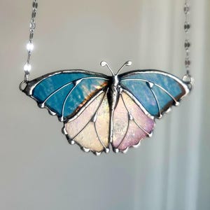 Blauwe vlinderhanger, glas-in-lood vlinderketting, handgemaakte sieraden