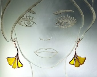 Gingko leaf earrings. Stained glass gingko biloba earrings, golden yellow gingko leaf jewelry, glass gingko earrings, fall leaf earrings