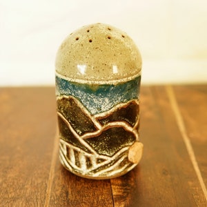 vtg studio pottery salt shaker, handmade salt shaker, handmade pottery