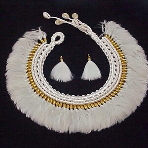 Vintage White Feather Collar with Matching Earrings