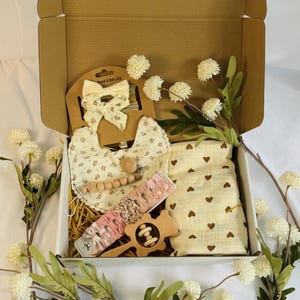 Baby Gift Box, Baby Shower Gift Box, Baby Gift Box Set, Baby Girl Present, Welcome Baby Gift, Newborn Gift Set, Baby Shower Gift Basket