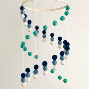 Felt wool ball mobile, pom pom mobile, felt pom pom mobile, felt ball mobile, minimalist mobile, boho nursery decor