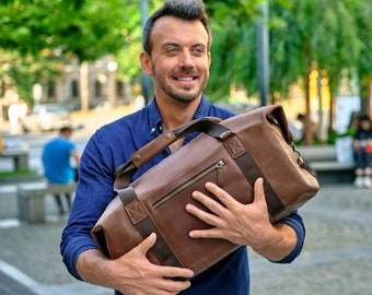 Personalized large holdall of genuine leather, Mens leather cabine luggage bag for overnight travel, Weekender bag for man