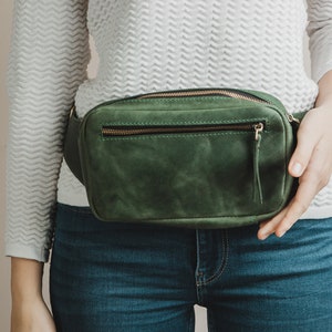 Personalized fanny pack, genuine leather green leather belt bag, women hip waist bag, monogram bag, leather gift, leather bag