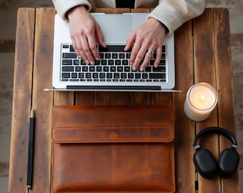 Handmade Leather MacBook Sleeve: Personalized Laptop Bag