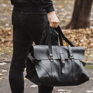 Weekender leather bag, duffle black handbag, travel leather bag, men&#39;s weekend bag, overnight leather gym bag, personalized leather bag