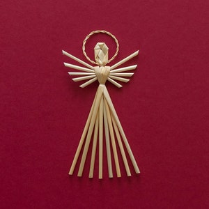 Angels are made of straw Little straw angels