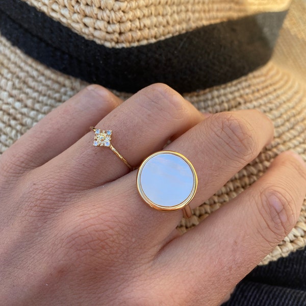 Freshwater pearl flat ring white Mother of pearl gold filled disc