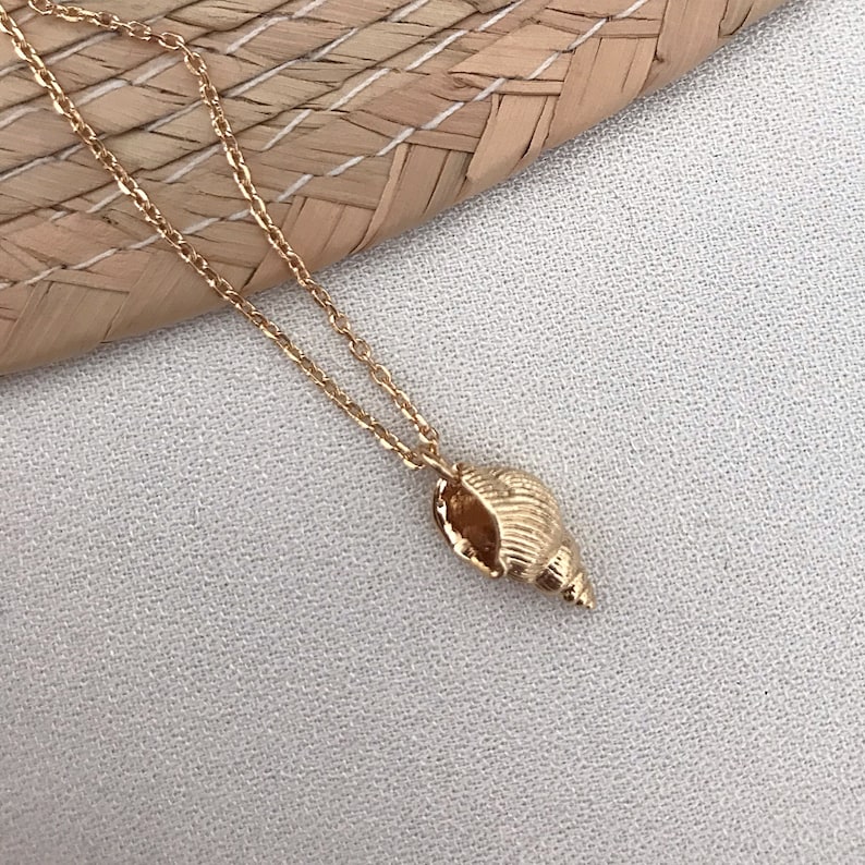 Seashell Necklace Pendant Gold Filled Dainty Minimalist Shell Etsy