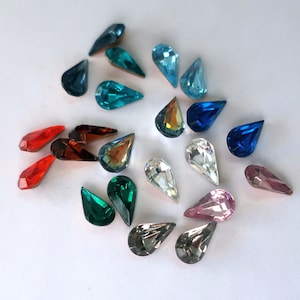 Vintage Rhinestones Pear Glass Teardrop Jewel 13x8 mm, 13x7.8 mm (4)