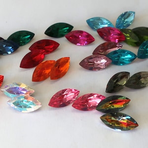 Vintage Rhinestone Glass Navette Jewel Czech 15x7mm (4pces)