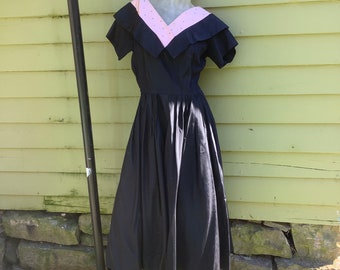 Jaren '50 Rockabilly Pin Up Glam Goth True Vintage Black Taffeta Feestjurk S