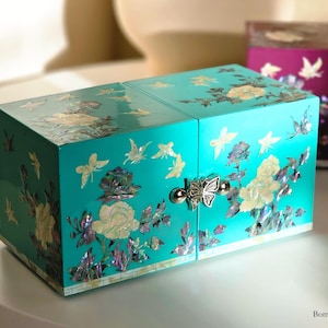 BOMANO Mint Korean Traditional Mother of Pearl Handmade Jewelry Box Open and Drawer Organizer - Butterflies and Peony Flowers, Gifts Idea