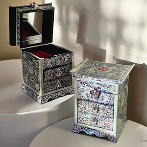 Limited BOMANO Handmade Personalized Monogram Korean Traditional Mother of Pearl Handmade Jewelry Box with Mirror Trinket Organizer Drawer